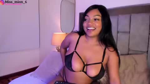 Snapshot of miss_mian chatting on September 19, 1:37 am Mian online show from September 19, 1:37 am