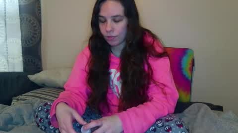 Bella online show from April 28, 4:00 pm