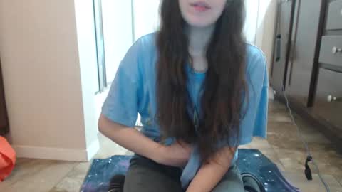 Snapshot of miss_sunshine01 chatting on December 10, 3:41 am Bella online show from December 10, 3:41 am