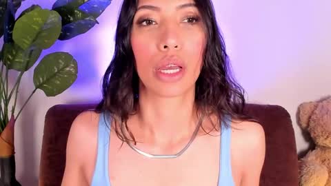 Miss Veronica online show from April 6, 1:01 pm