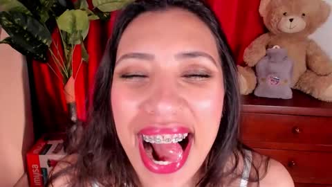 Miss Veronica online show from October 22, 2:11 pm