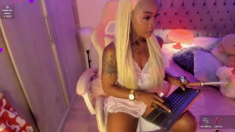 Tay Tay Independent Model   online show from May 21, 5:27 am