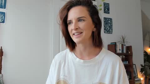 Alexandra Thorn online show from March 1, 8:58 am