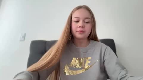 Ameliahs online show from November 13, 12:15 pm