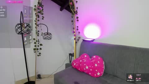 Snapshot of missangeldust chatting on March 3, 8:39 pm missangeldust online show from March 3, 8:39 pm