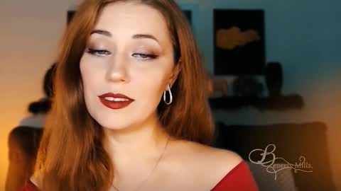 Snapshot of missbeverlymills chatting on October 2, 2:05 am The divine Beverly online show from October 2, 2:05 am