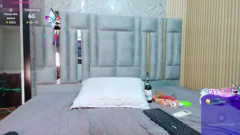 Miss Evelyn  online show from December 18, 3:00 am