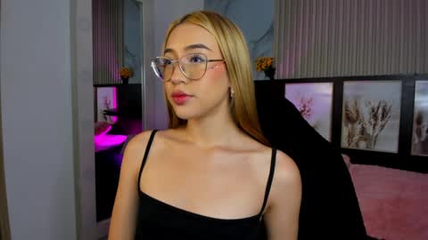 misscheelsee_as online show from September 16, 9:56 pm