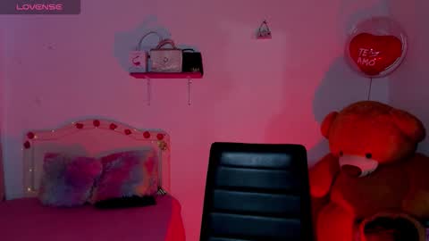 Snapshot of misschelsea01 chatting on October 21, 8:02 pm Chelsea online show from October 21, 8:02 pm