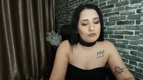 Snapshot of missdyaa chatting on October 16, 12:02 am Miss online show from October 16, 12:02 am