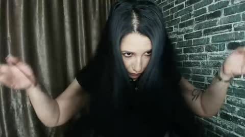 Miss online show from April 29, 11:21 pm