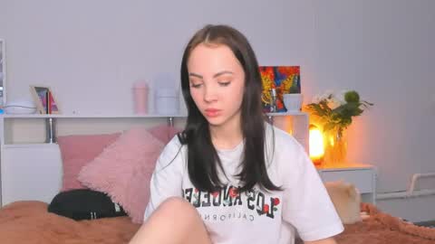 Hello dear my name Elisa online show from April 14, 9:59 pm