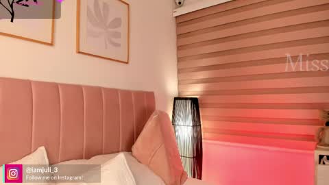 Julieta Arboleda   but i like call me esme online show from April 24, 11:18 pm