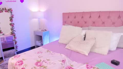 Melany Hiller online show from November 17, 2:56 am