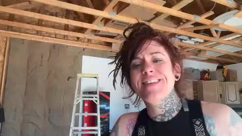 misshoneybadger333 online show from March 8, 6:23 pm