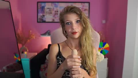 Snapshot of missicute18 chatting on September 15, 8:49 pm Melissa online show from September 15, 8:49 pm