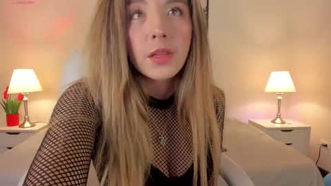 Bella Castillo online show from November 21, 1:24 pm