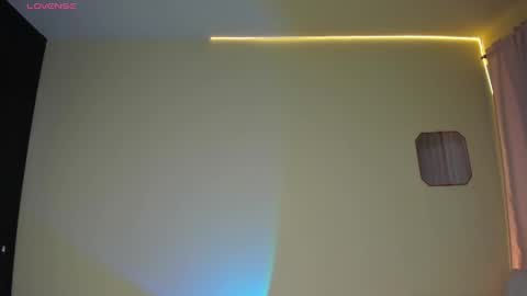 Kimberly Alejandra online show from April 28, 11:30 pm