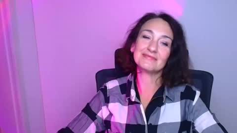 Snapshot of misskristyyy chatting on September 25, 7:18 am Christina online show from September 25, 7:18 am