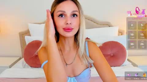 Snapshot of misslou_ chatting on October 20, 5:10 am Lou online show from October 20, 5:10 am
