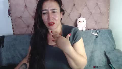 luccy online show from January 17, 9:00 pm