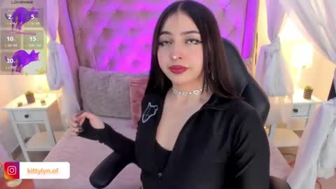 i am lyn online show from April 27, 2:52 am