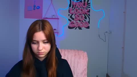 Mia online show from December 18, 7:07 pm