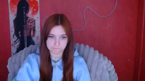 Mia online show from February 3, 1:05 pm