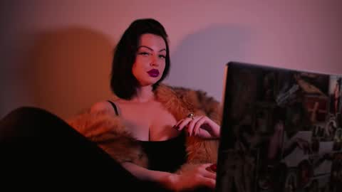   online show from November 20, 12:39 pm