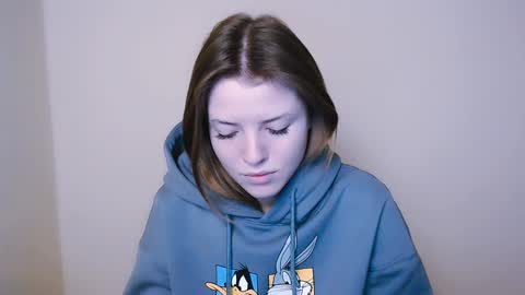 Snapshot of missoliviaa_ chatting on January 11, 7:49 am Olivia online show from January 11, 7:49 am