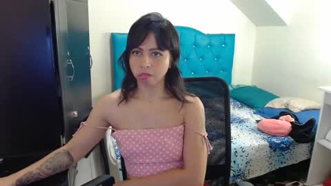 Snapshot of misspurple4 chatting on December 13, 10:45 pm kassandra online show from December 13, 10:45 pm