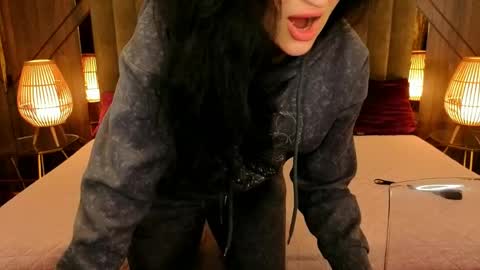 missrossi online show from April 26, 6:49 pm