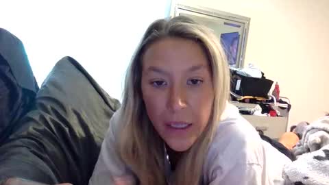 Alyssa online show from April 27, 12:19 am