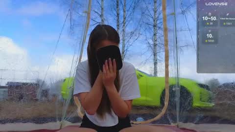 . online show from April 5, 9:52 am