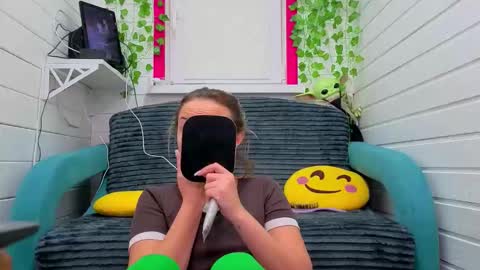 . online show from December 1, 7:34 am