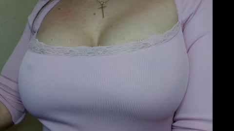 Snapshot of misssbella chatting on March 7, 9:06 pm Onlyfans Misssbella online show from March 7, 9:06 pm