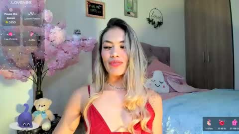... Independent model online show from February 20, 6:26 am