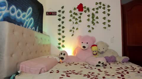 Snapshot of misstexass_ chatting on September 28, 3:24 am Natalie Texass indepedent model online show from September 28, 3:24 am