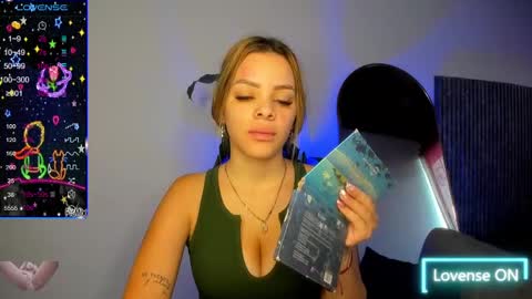 missvalery1 online show from December 30, 1:14 pm