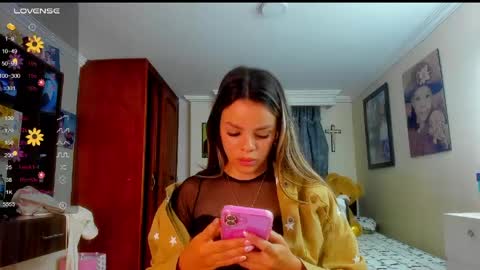 missvalery1 online show from April 29, 10:37 pm