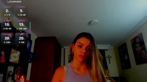 missvalery1 online show from March 31, 9:48 pm