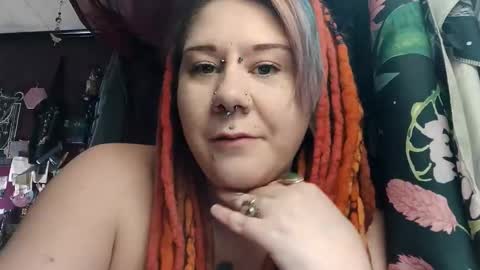 missxmoth444 online show from December 16, 1:44 am