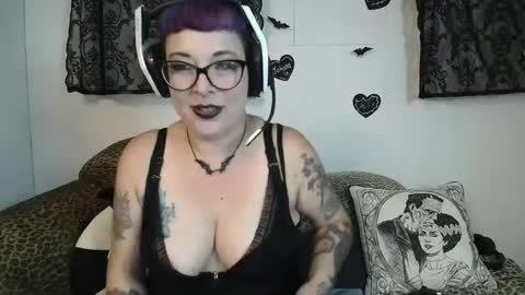 Missy Dee online show from July 23, 7:05 am