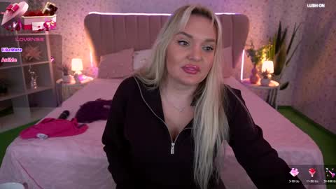 missyymarty online show from April 3, 2:37 pm