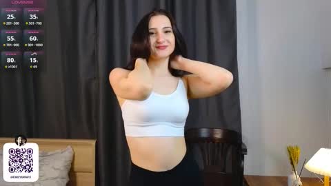 Emily3 online show from March 9, 3:15 pm