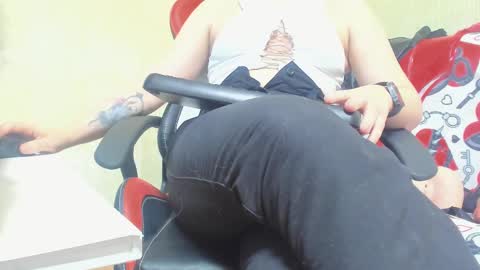 Snapshot of mistress_adel chatting on February 26, 5:46 am mistress_adel online show from February 26, 5:46 am
