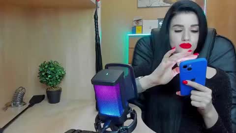 Snapshot of mistress_kristi chatting on January 27, 6:41 pm Mistress Kristi online show from January 27, 6:41 pm