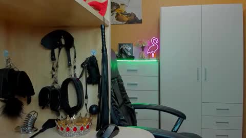 Mistress Kristi online show from April 22, 7:55 pm