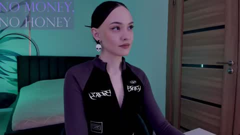 Mistress Mia online show from November 7, 4:40 am