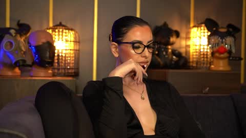 Mistress Kelly online show from April 26, 9:45 pm